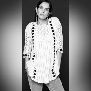 Embroidered and Beaded Split Hem Top in Ivory and Black Size 2P